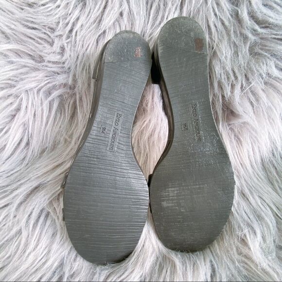 ENZO Angiolini Eanine Blk Patent T-Strap Sandal - Picture 9 of 10